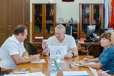 Депутаты готовятся к парламентской сессии